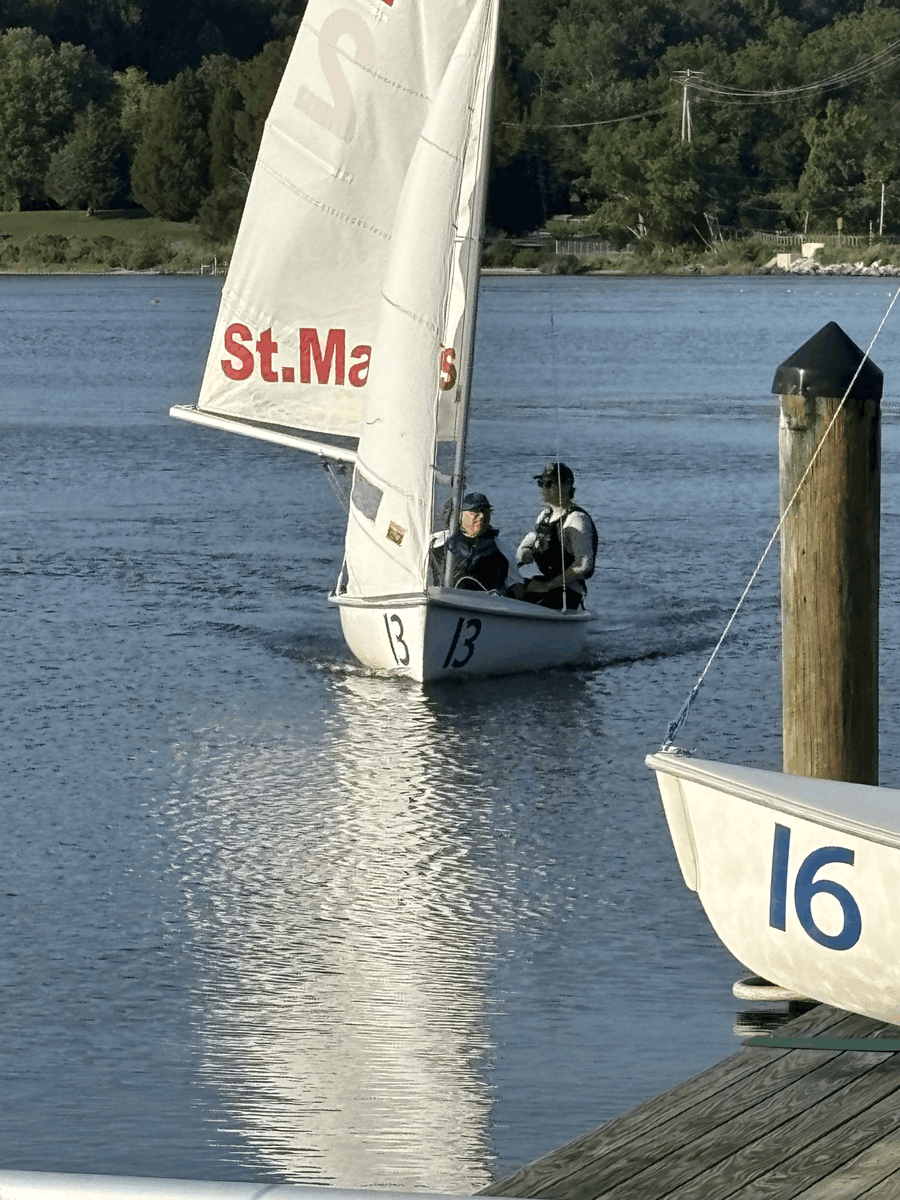 arcsoch's tweet photo. One of The Arc's own Tom Bayne enjoying the evening practicing sailing for Special Olympics. 💪🎖️⛵#SpecialOlympics #TeamMaryland https://t.co/O7wBmDM0xG