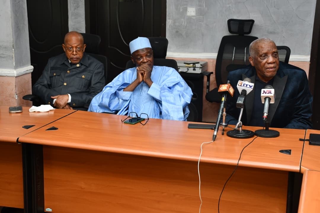 MedLabNigeria's tweet photo. Former Chairman of the Medical Laboratory Science Council of Nigeria (MLSCN) and Doyen of the profession, Prof. Dennis E. Agbolanhor, has called on medical laboratory scientists to foster unity and set aside differences to advance the profession. He made the appeal during a https://t.co/YTyCGMp3ce