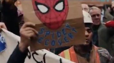 mcuspider616's tweet photo. Very interesting that they’re holding up signs telling him to get well

Either this is the key to the city moment or when New Yorkers got the news that he got shot or something https://t.co/1ipiOVCcSG