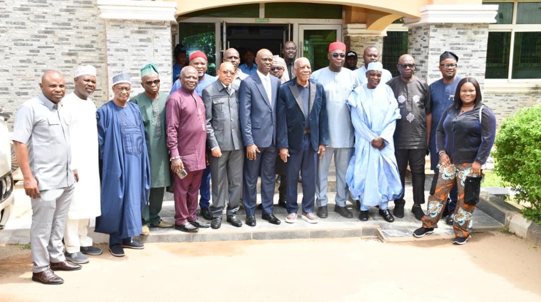 MedLabNigeria's tweet photo. AMLSN leadership for their support, describing his appointment as a new chapter for the profession. He reaffirmed his commitment to working with AMLSN and other stakeholders to strengthen the profession and advance the Council’s mandate. https://t.co/zniS6XYAZ4