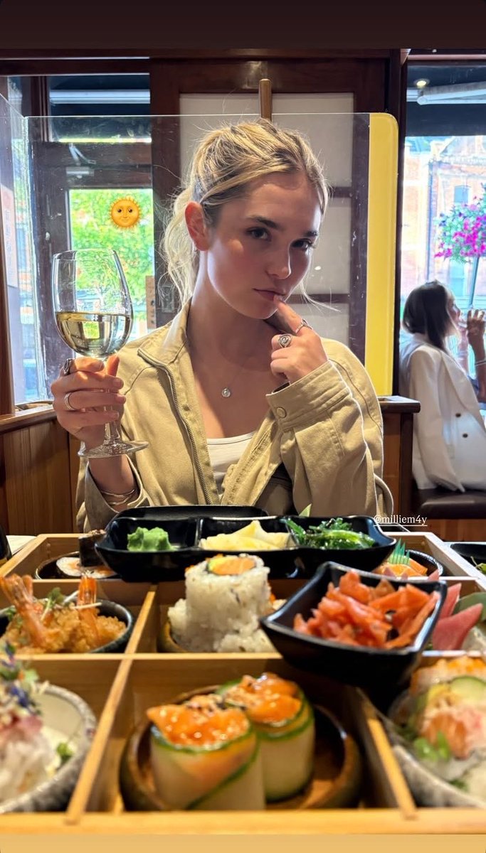 indylewisbr's tweet photo. LINDAS! Indy Lewis com Amelia May via Instagram Stories. 🤍 https://t.co/Fobq9y0Qst