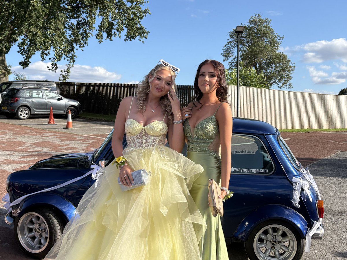 PATCarletonHigh's tweet photo. More amazing arrivals to #CHSProm2026 https://t.co/RvyR7aiQuR