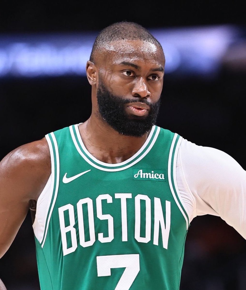 pisounalinha's tweet photo. MEU AMIGO! 👀

Segundo @BrettSiegelNBA, um acordo com os seguintes termos foi discutido:

PISTONS RECEBENDO:
- Kevin Durant

ROCKETS RECEBENDO:
- Jaylen Brown

CELTICS RECEBENDO:
- Alperen Sengun

O acordo teria VÁRIAS PICKS de Draft discutidas e mais coisas, mas Houston decidiu não avançar com isso.