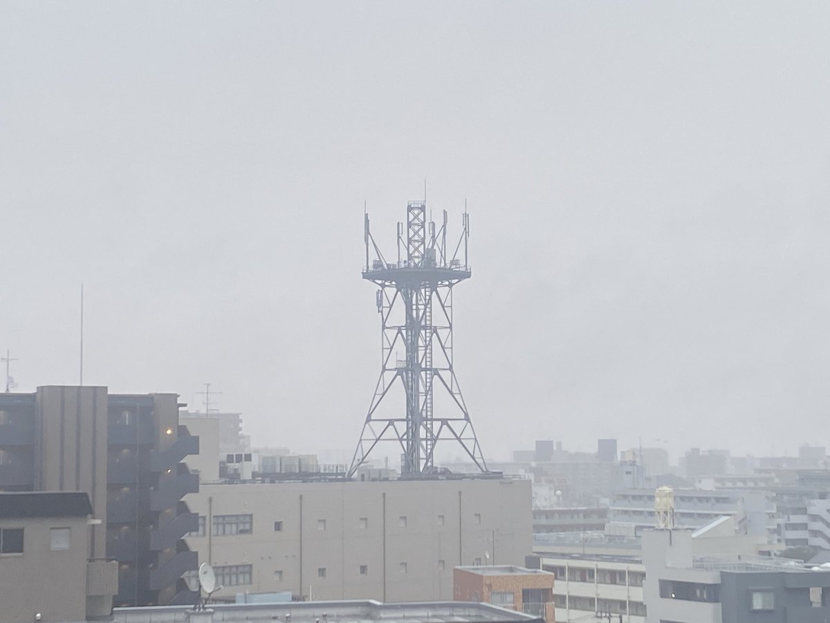 ohagit06's tweet photo. 朝　4：58

#川口市　#雨　#日の出4時29分 #今日も笑顔で https://t.co/YzpotiM3Ad