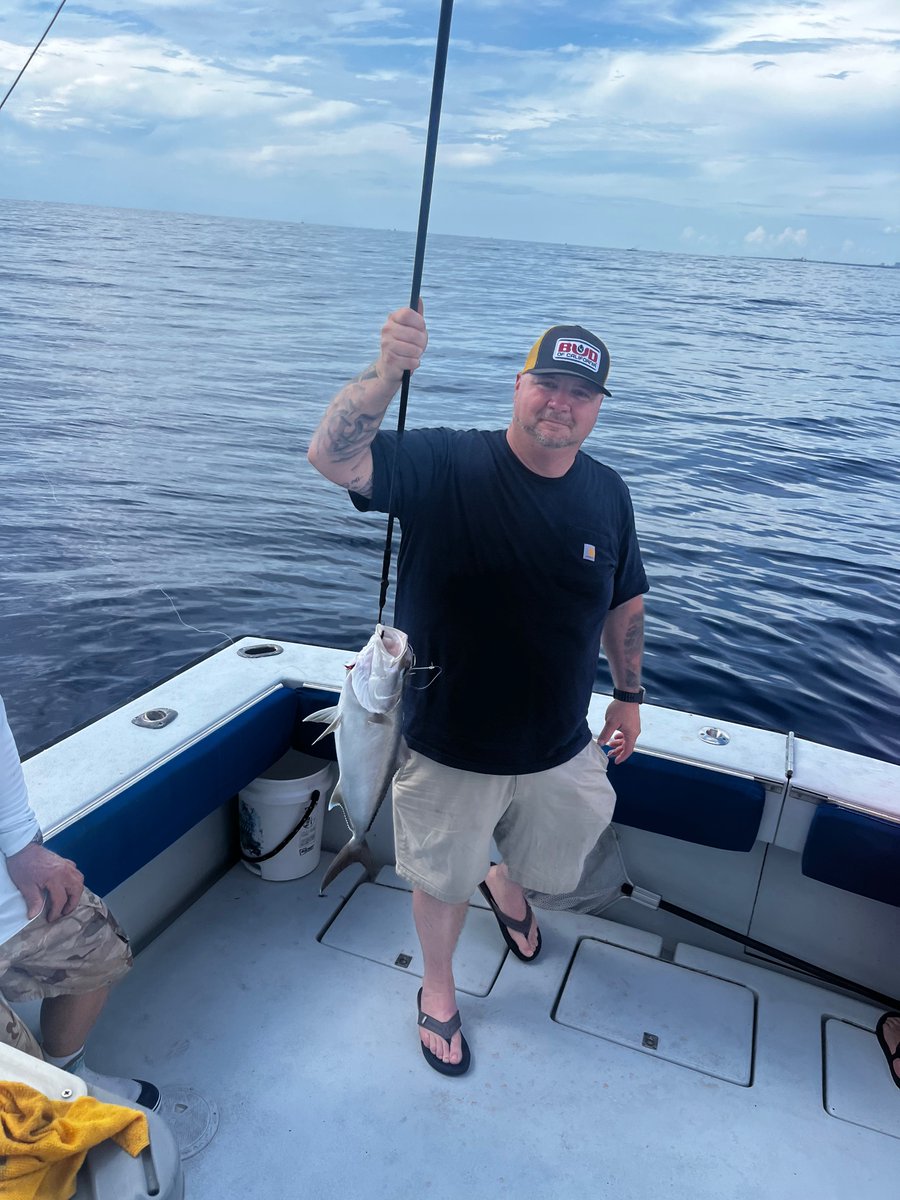 Tunawahoo_fl's tweet photo. Mike brought his friends out today and we concentrated on the bottom fishing. The current slowed up from the full moon so everybody was able to keep their baits near the bottom. The weather was good, the fish were biting ….what else could you ask for ?? https://t.co/CC9zav167K
