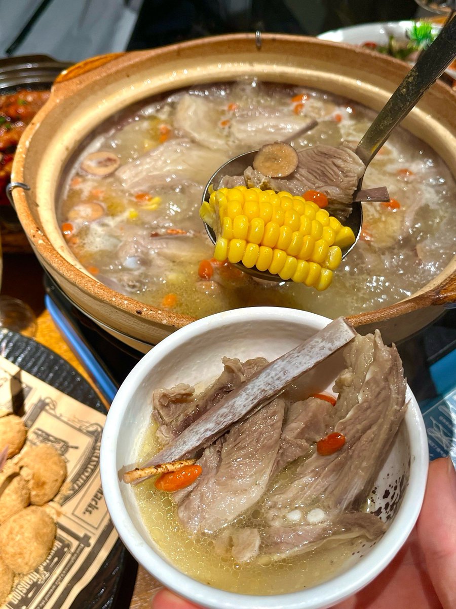 doefpit's tweet photo. Late-night snack run: steaming miso soup, crispy gyoza, and a warm chat with the night owl chef. https://t.co/FlTHgnGNsd