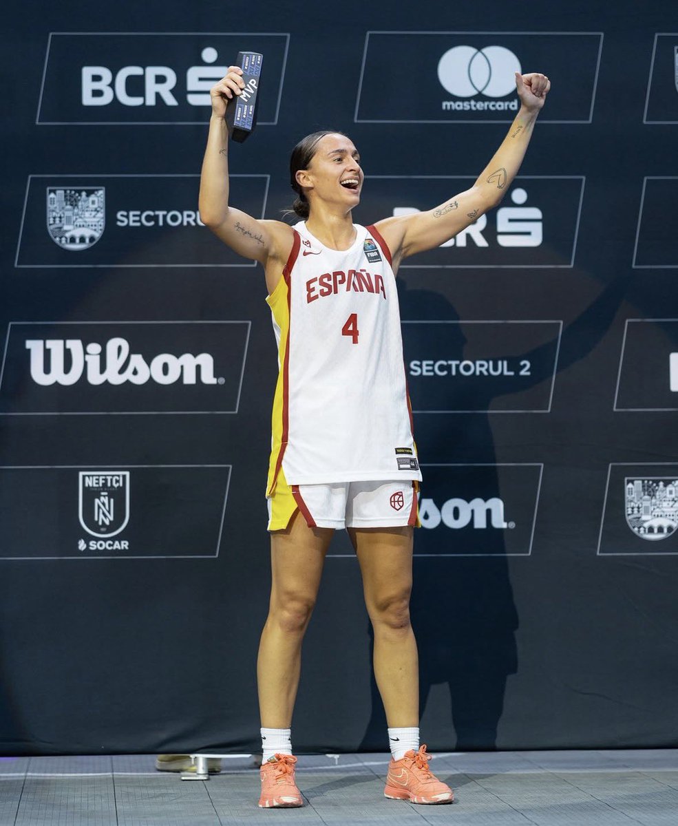 anaislopez23's tweet photo. ¡CAMPEONAS! 🏆🙌

La #SelFem3x3 se corona en el #3x3WSBucharest 

Alba Prieto, la MVP 🔥🇪🇸 https://t.co/4JrPjO7ll1