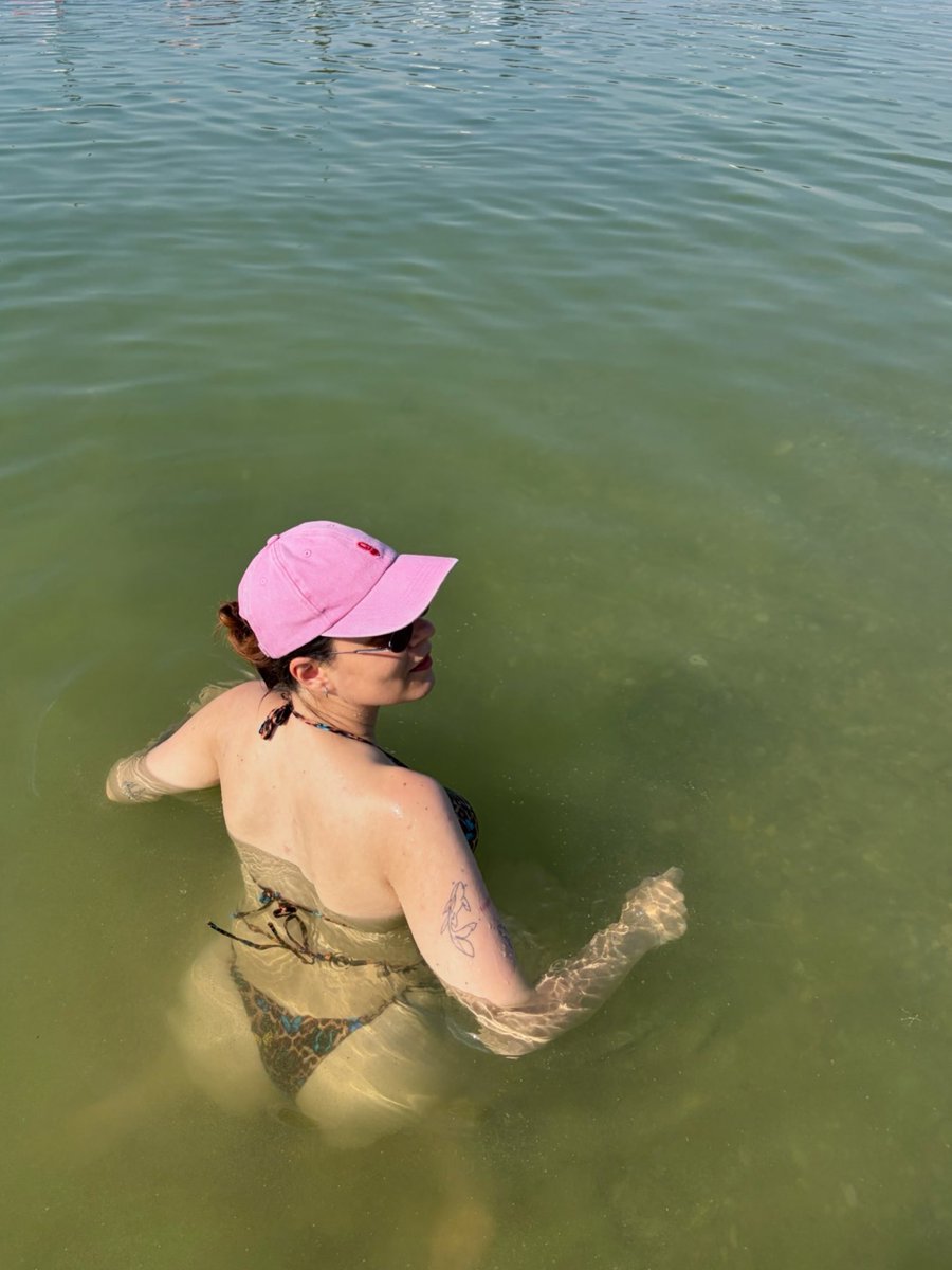 lenabartos_real's tweet photo. Lena and #lake #summer in #Slovakia. 🧜🏽‍♀️ https://t.co/Plj8cfOh83