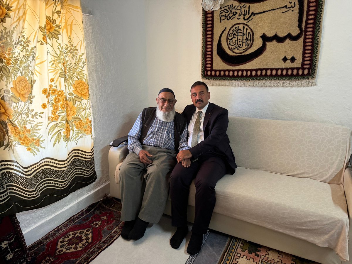 TC_sultanhani's tweet photo. Kaymakamımız Sn.Bilal GÖKSUN, veda ziyaretleri kapsamında şehit ailelerimizi ve gazilerimizi ziyaret etti.

Sayın Kaymakamımız, şehit ailelerimiz ve gazilerimizin her zaman baş tacı olduğunu ifade ederek kendilerine sağlık, huzur ve esenlik temennilerinde bulundu. https://t.co/sqax3nHWre