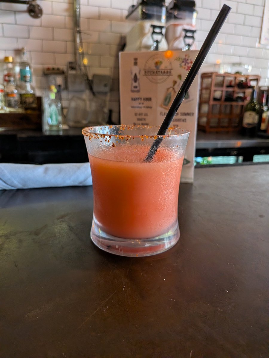 lipfromkip's tweet photo. It's been a long, hot, short week. Lol
Cheers https://t.co/vRi7x0FykH