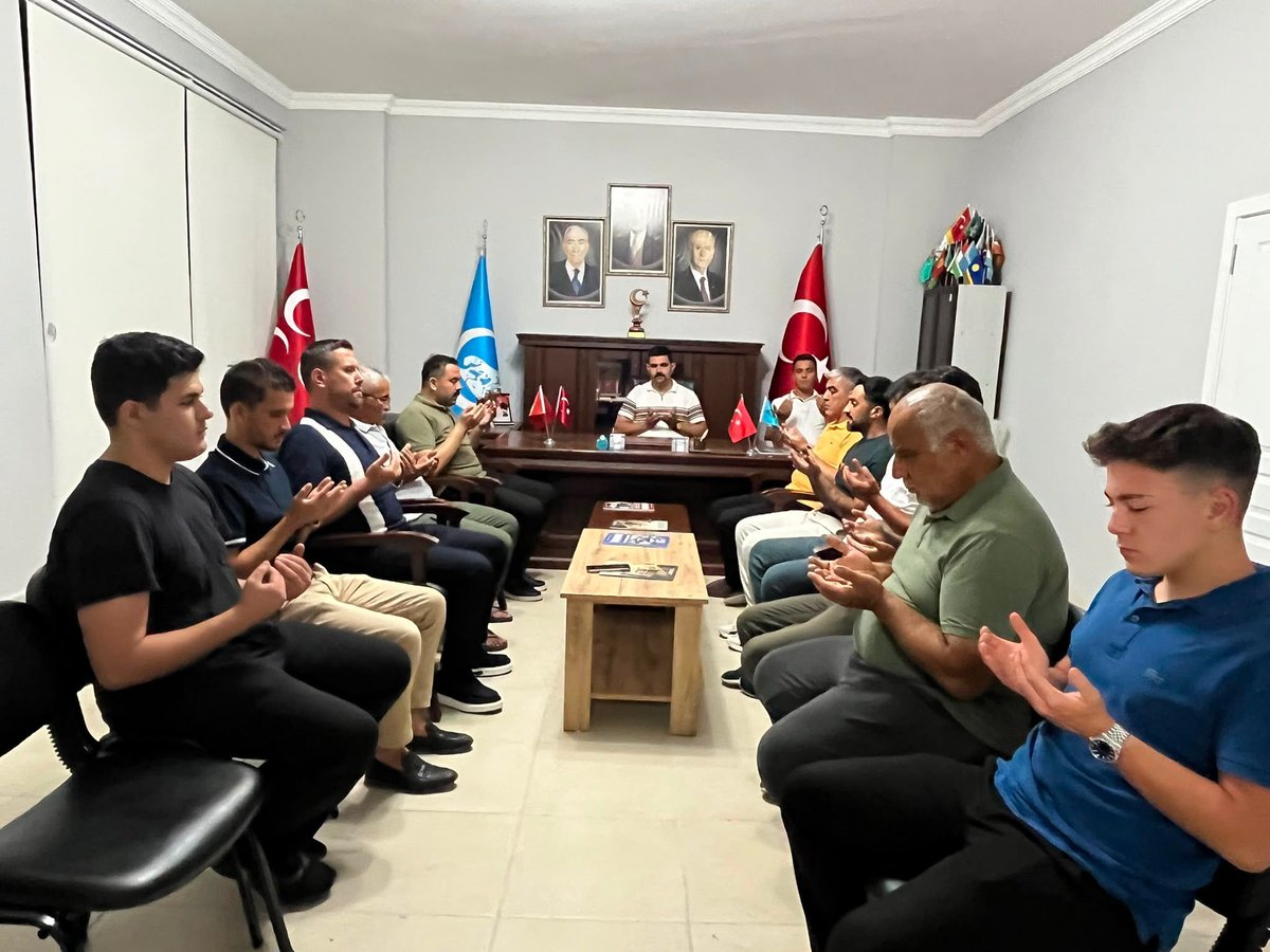 AntalyaOcak's tweet photo. Ülkü Ocakları Antalya İl Başkanlığı olarak, İlçe Ocaklarımızda kıymetli Ülküdaşlarımızın katılımlarıyla, Başbuğumuz Alparslan Türkeş, dava arkadaşlarımız ve aziz şehitlerimizin ruhlarına ithafen Kur’an-ı Kerim tilaveti gerçekleştirdik. Allah kabul ve makbul eylesin.

@ayyildirim1 https://t.co/DN952KGYgm