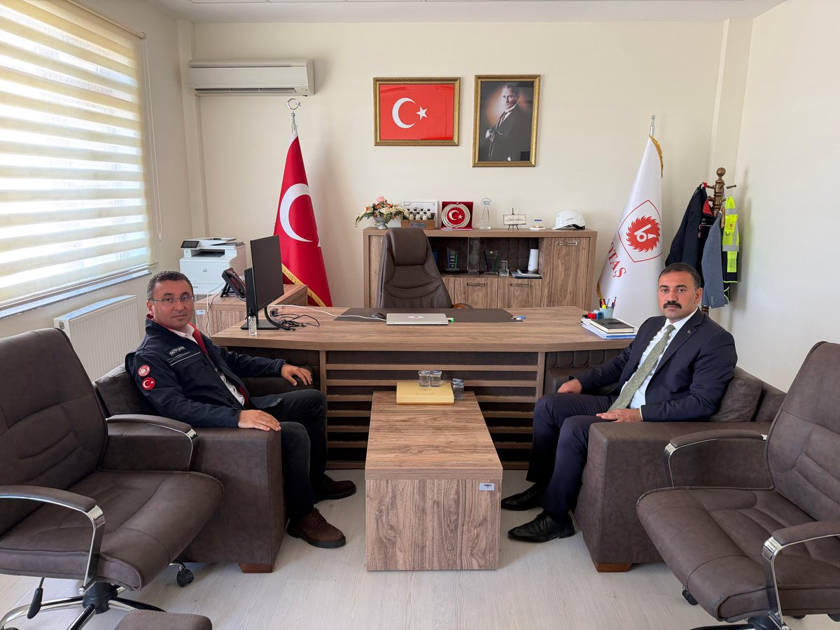 TC_sultanhani's tweet photo. Kaymakamımız Sn.Bilal GÖKSUN, veda ziyaretleri kapsamında BOTAŞ Tuz Gölü İşletme Müdürlüğünü ziyaret ederek İşletme Müdürü Sn.Fatih ŞAHİN ile bir araya geldi. https://t.co/ZTdFEt7bpW