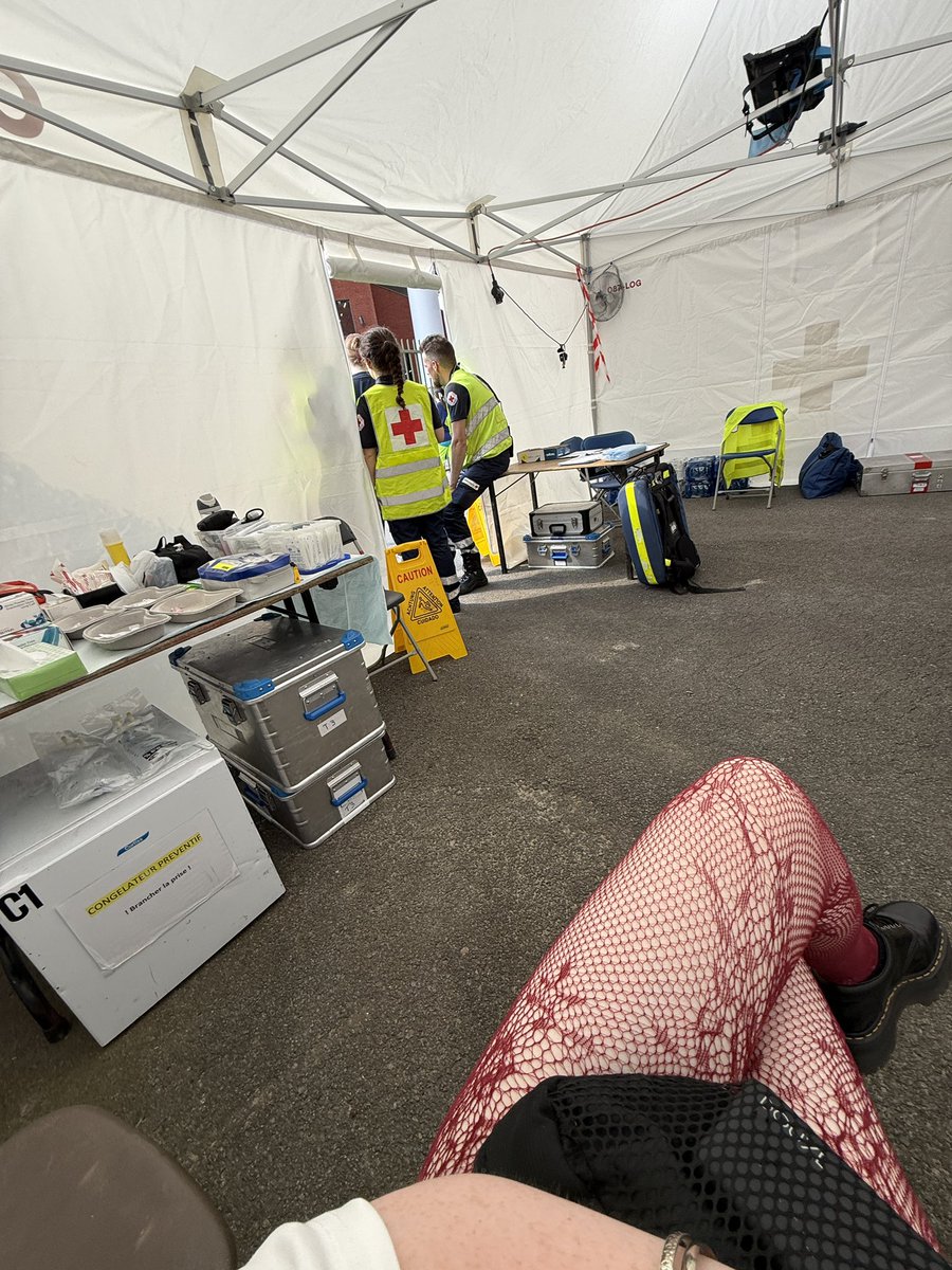 jmsmasquerade's tweet photo. yesterday i had barricade then almost passed out and barely made it to still watch the concert, today i have heatstroke and i cant stop fucking crying because these were supposed to be the best days of my life https://t.co/FVVkriw8eY