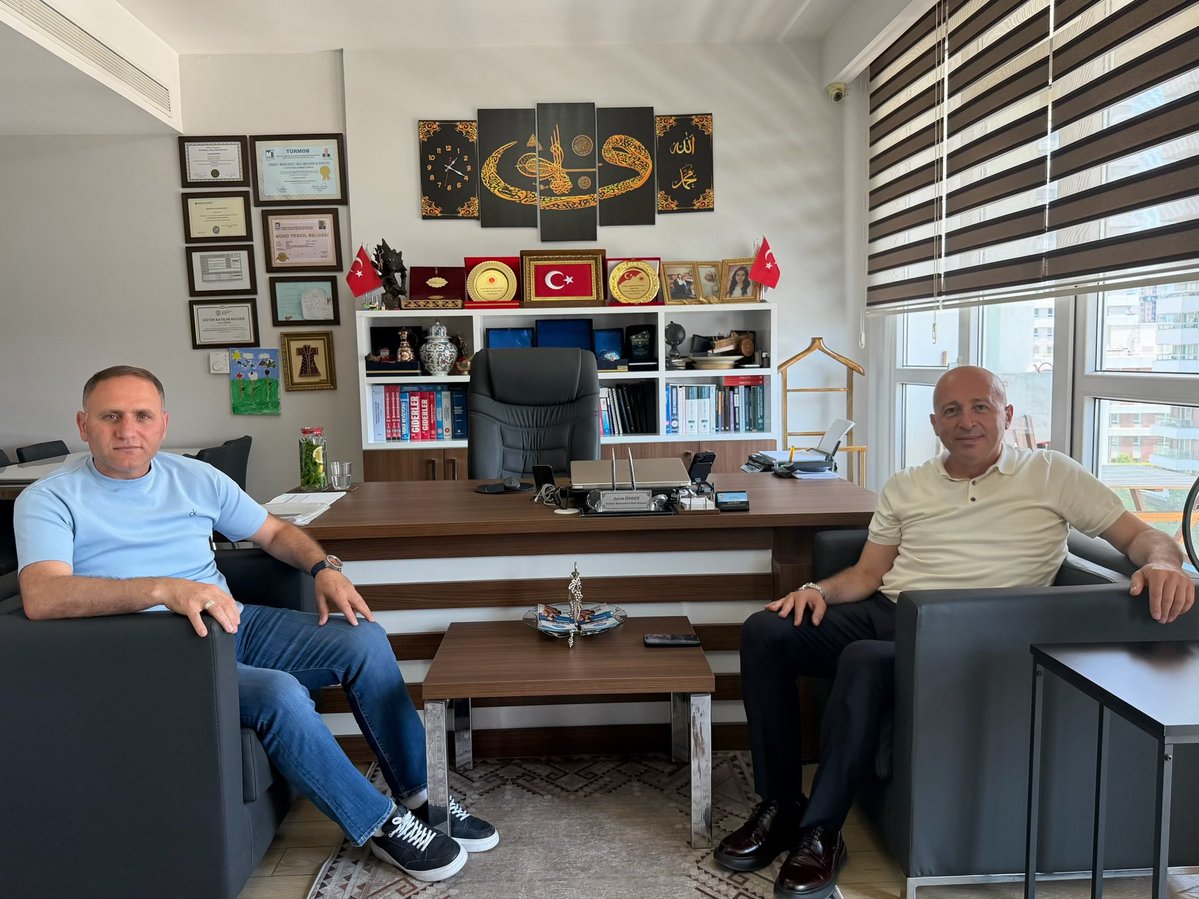 OnderAzem's tweet photo. Doğu Anadolu İhracatçılar Birliği (DAİB) Başkanı, Madırlı Holding Yönetim Kurulu Başkanı Ömer MADIRLI abimin bizleri ziyareti için teşekkür ederim.

Azem ÖNDER 
Mali Müşavir / İSTAF Bürokrasi Birim Başkanı https://t.co/zmsMB15PMt
