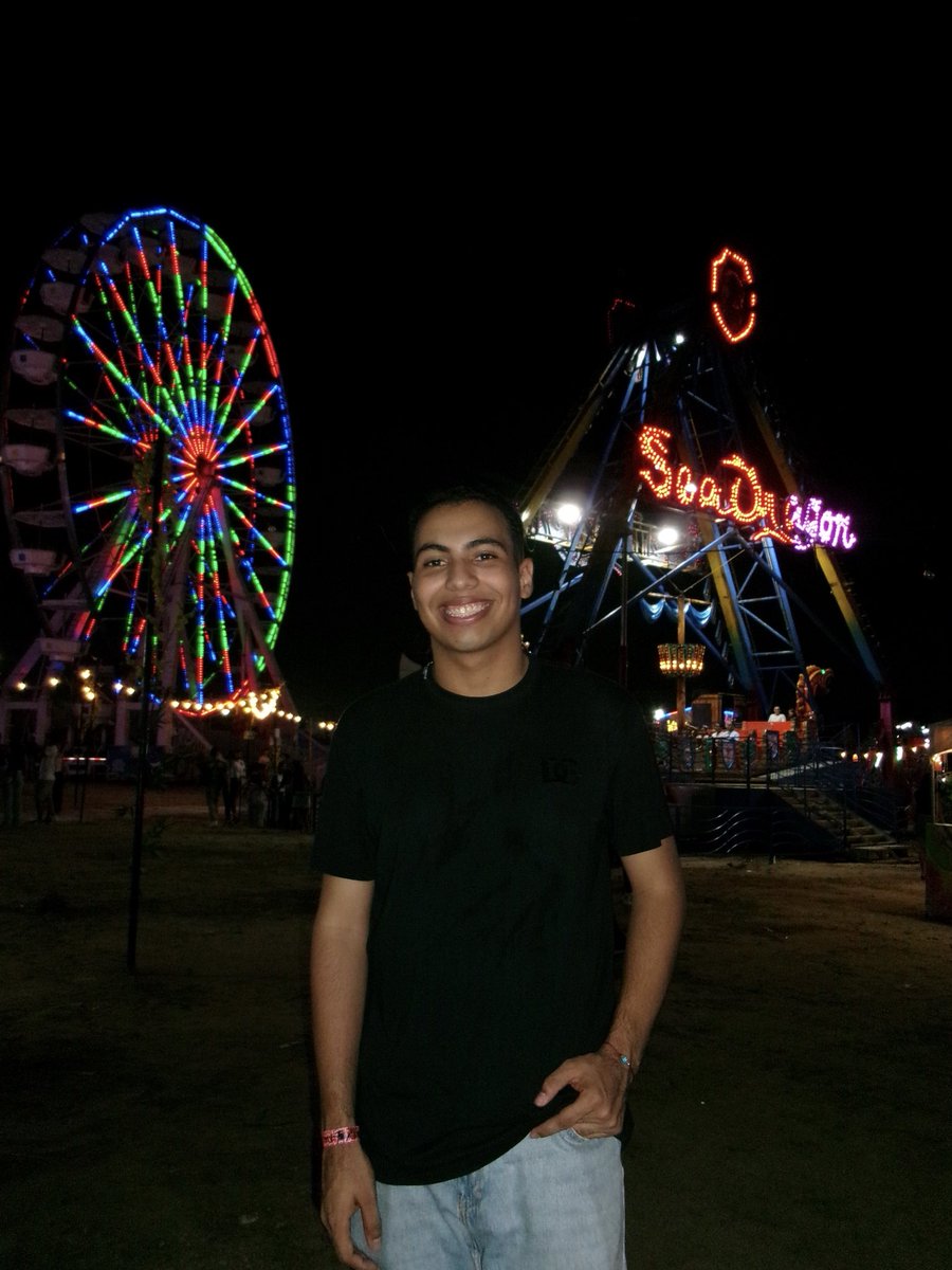 Jesubr1's tweet photo. Parque de diversiones 🎠🎡💫 https://t.co/jChjY8dp6D