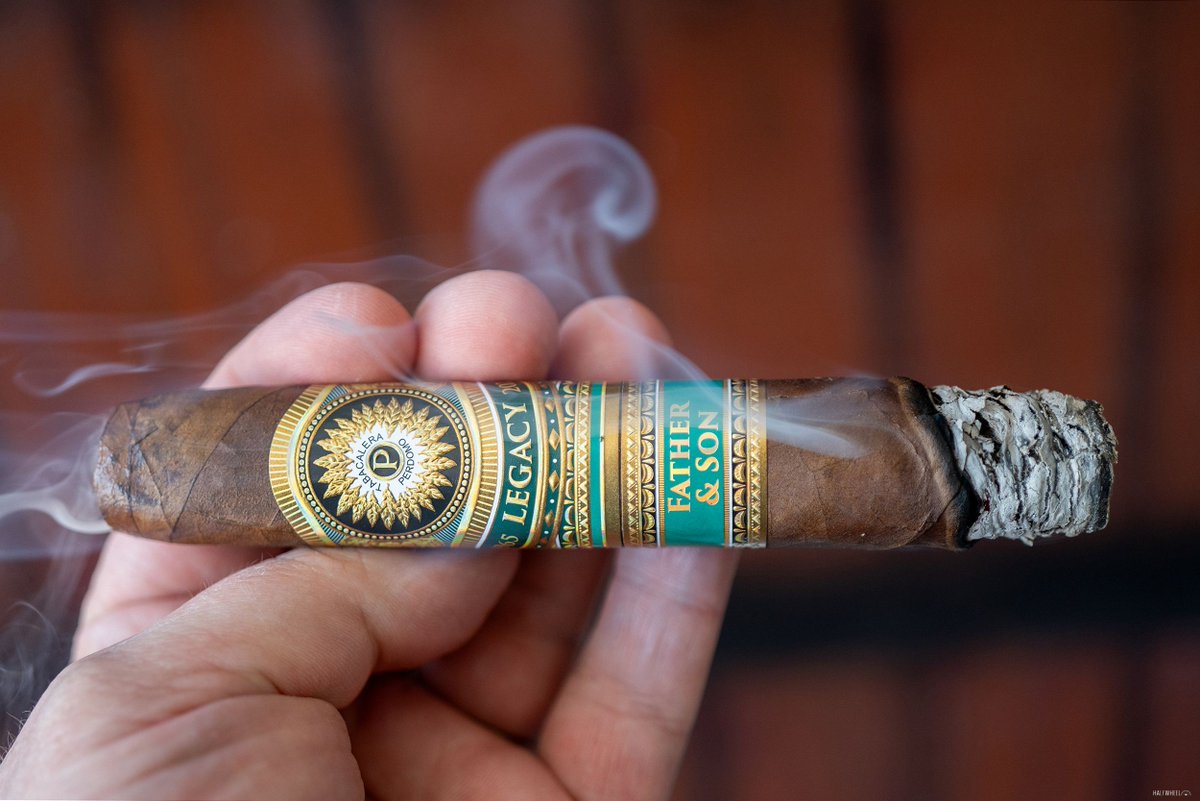 halfwheel's tweet photo. Perdomo Legacy Father &amp; Son Maduro #cigars https://t.co/cx1JarIUmU https://t.co/zKyRIcUXJe