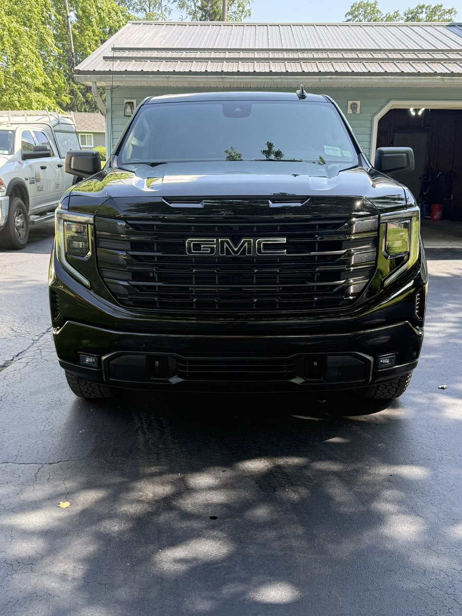 eafd15's tweet photo. So I picked up the new ride today, wasn’t on my bingo card but hey I like new toys 😎 https://t.co/LHkkYwE2YP