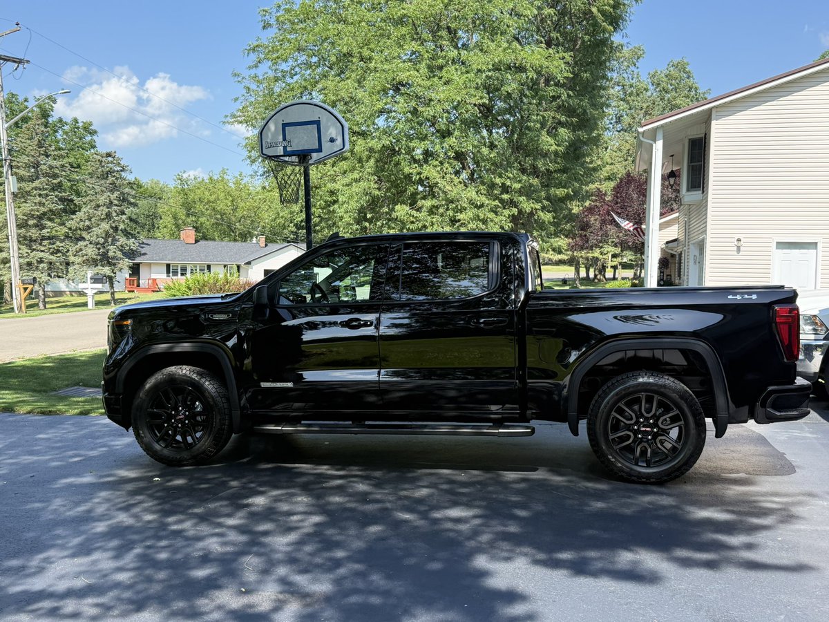 eafd15's tweet photo. So I picked up the new ride today, wasn’t on my bingo card but hey I like new toys 😎 https://t.co/LHkkYwE2YP