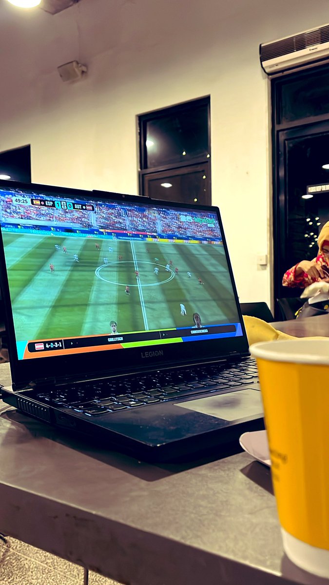 snickersdonut's tweet photo. Spain putting on a showwww https://t.co/85ieJDa71u