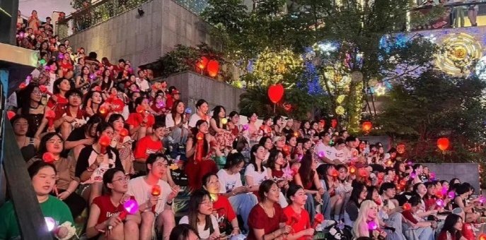 T8TSUKASA's tweet photo. Just wrapped the most chaotic fun variety show taping! My face is still sore from laughing  Ready to watch the episode live this Sunday! #VariShowVibes #TVShowDiary， https://t.co/LTC8nZC73q