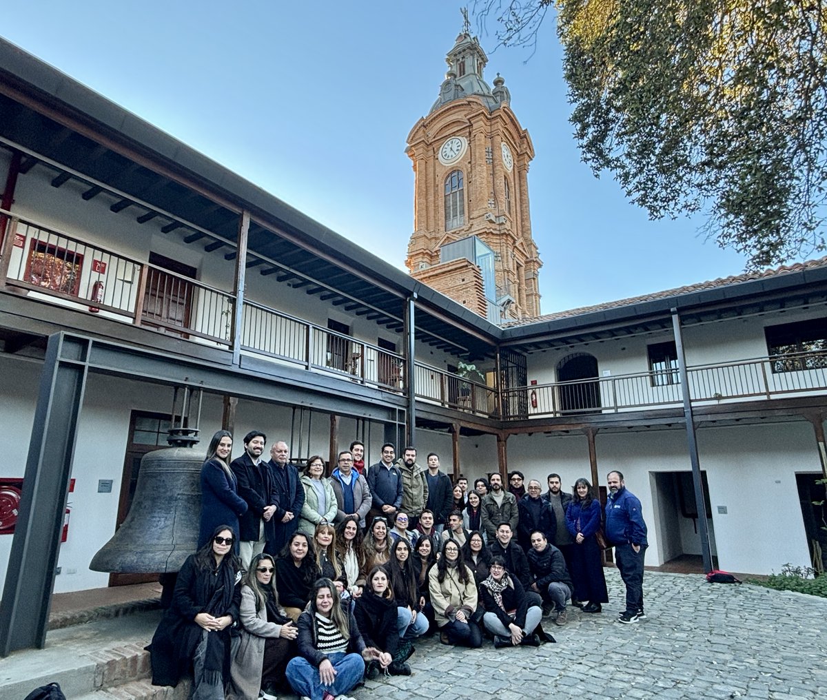GOREValparaiso's tweet photo. El @gorevalparaiso recibió a funcionarias/os de distintos Gobiernos Regionales del país en una visita a la Iglesia y Convento San Francisco del Barón, para compartir experiencias de inversión pública y gestión territorial fortaleciendo las capacidades de los GORES https://t.co/AT3HeL7a2A