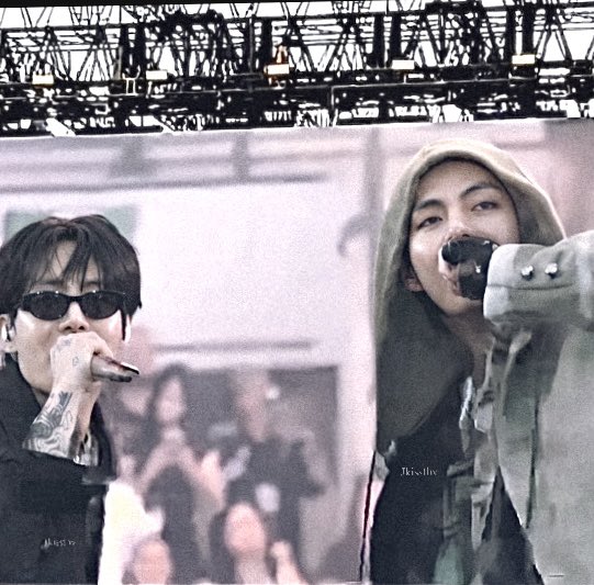 jkissthv's tweet photo. THESE TWO TAEKOOK PICS ARE FOR HISTORY >>> https://t.co/VTvttO2cNN