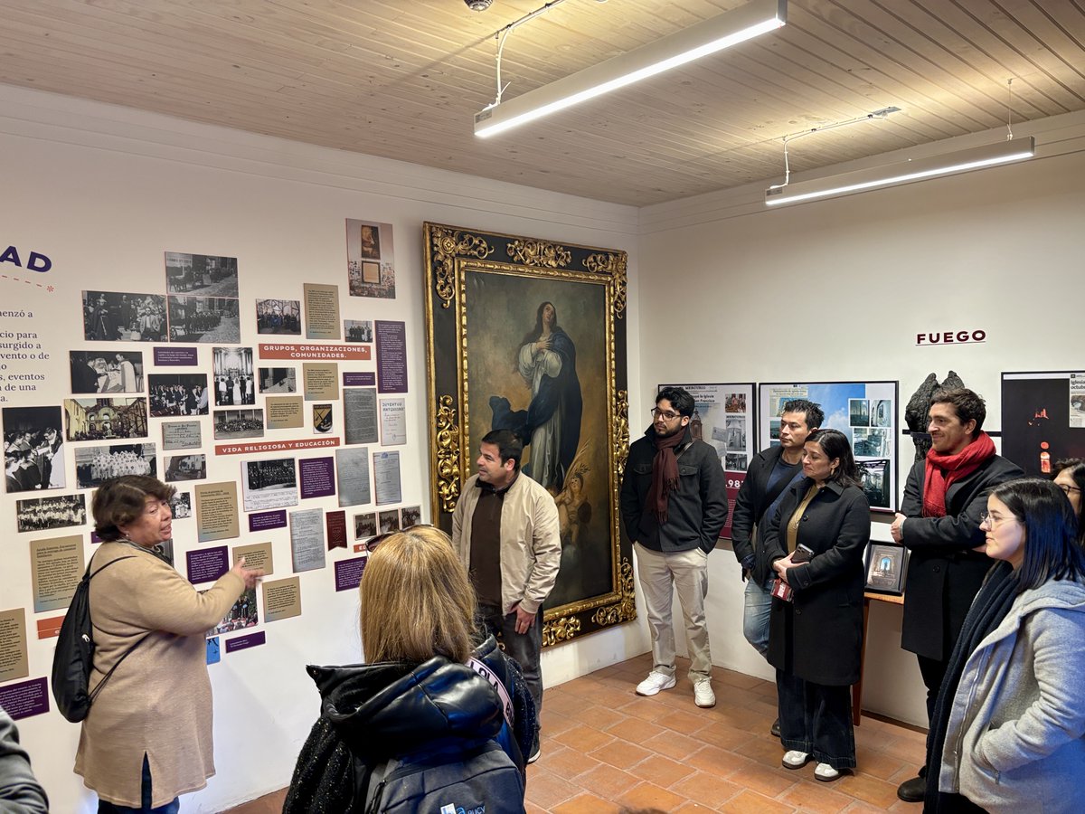 GOREValparaiso's tweet photo. El @gorevalparaiso recibió a funcionarias/os de distintos Gobiernos Regionales del país en una visita a la Iglesia y Convento San Francisco del Barón, para compartir experiencias de inversión pública y gestión territorial fortaleciendo las capacidades de los GORES https://t.co/AT3HeL7a2A