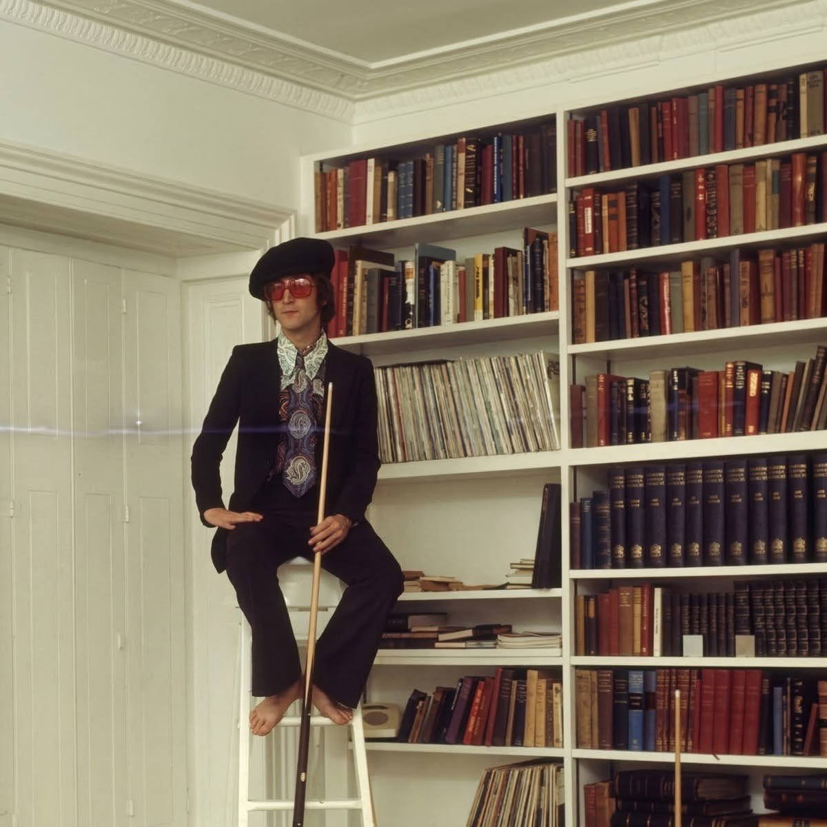 sillyluvsongs_'s tweet photo. He’s so odd https://t.co/XMeR9usjqN