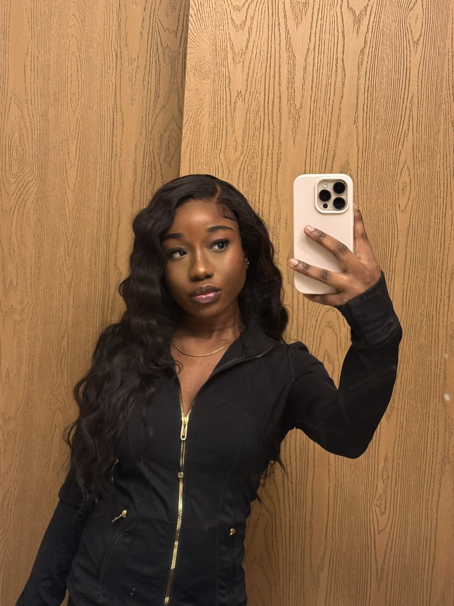 simoneeegg's tweet photo. all black every time! https://t.co/awPxGl2wHv