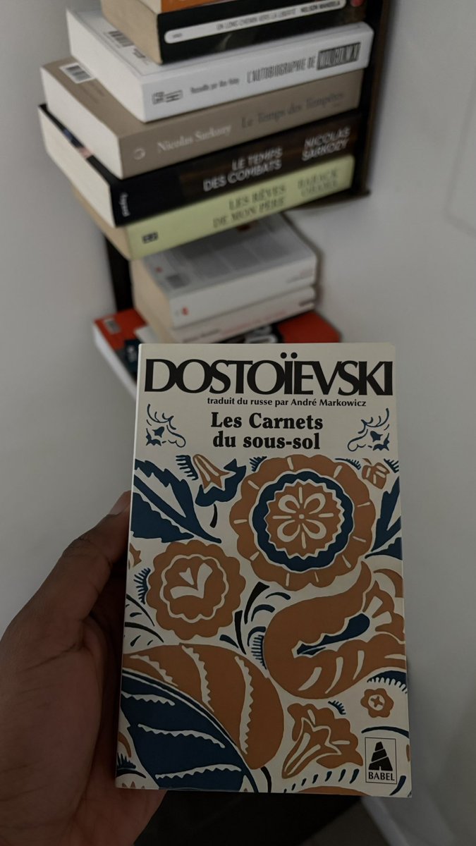 MMbobole's tweet photo. Il y a des livres qui ne cherchent pas à plaire, mais à fissurer. Les Carnets du sous-sol appartient à cette catégorie rare : un texte court, acide, presque suffocant, qui semble écrit contre le lecteur autant que pour lui.
#livre
#literature https://t.co/kE6o4HXRqB