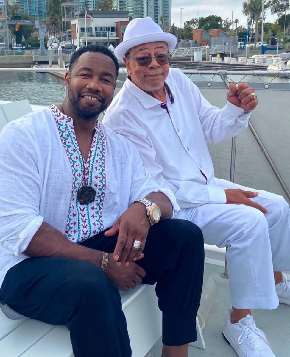 opolot_ronnie's tweet photo. Michael Jai White with his father. 💪 https://t.co/9O7IPcMvfz