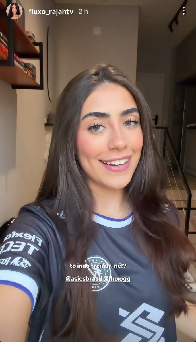 fluxozett's tweet photo. Essa camisa que o fluxo tá usando é nova? Vai ser usada no competitivo tbm? https://t.co/H3IlLnOPR6