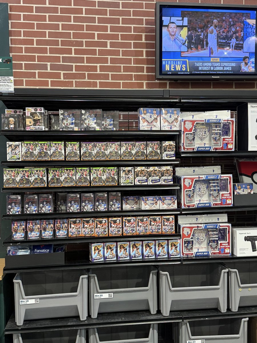 edmundfitzz's tweet photo. Dicks sporting goods today. Not a bad selection, weird there was no NFL select or prizm. Lot of shit nobody is buying tho #thehobby @CardPurchaser https://t.co/6yz6bozA0A