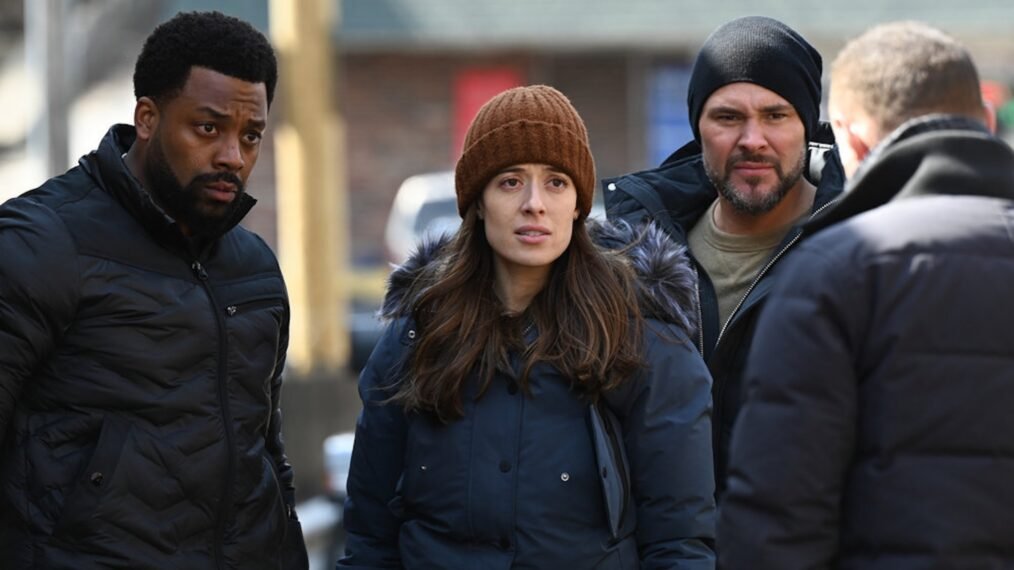 ThenaluvsKpop's tweet photo. Our favorite trio on #ChicagoPD is breaking up next season 😭😭😭😭😭😭😭😭 https://t.co/CrnLVyVomy