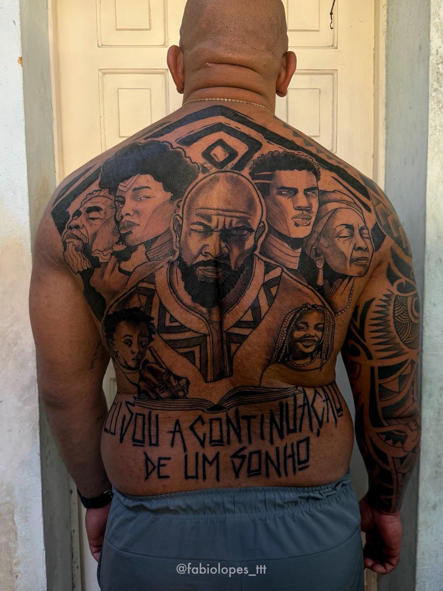 lopestatuou's tweet photo. ✨ 6 Tatuagens em 6 tons de pele negra diferentes✨ com a foto dos clientes 

1 - Thiago e seu fechamento de costas https://t.co/TZOfEUWm3J