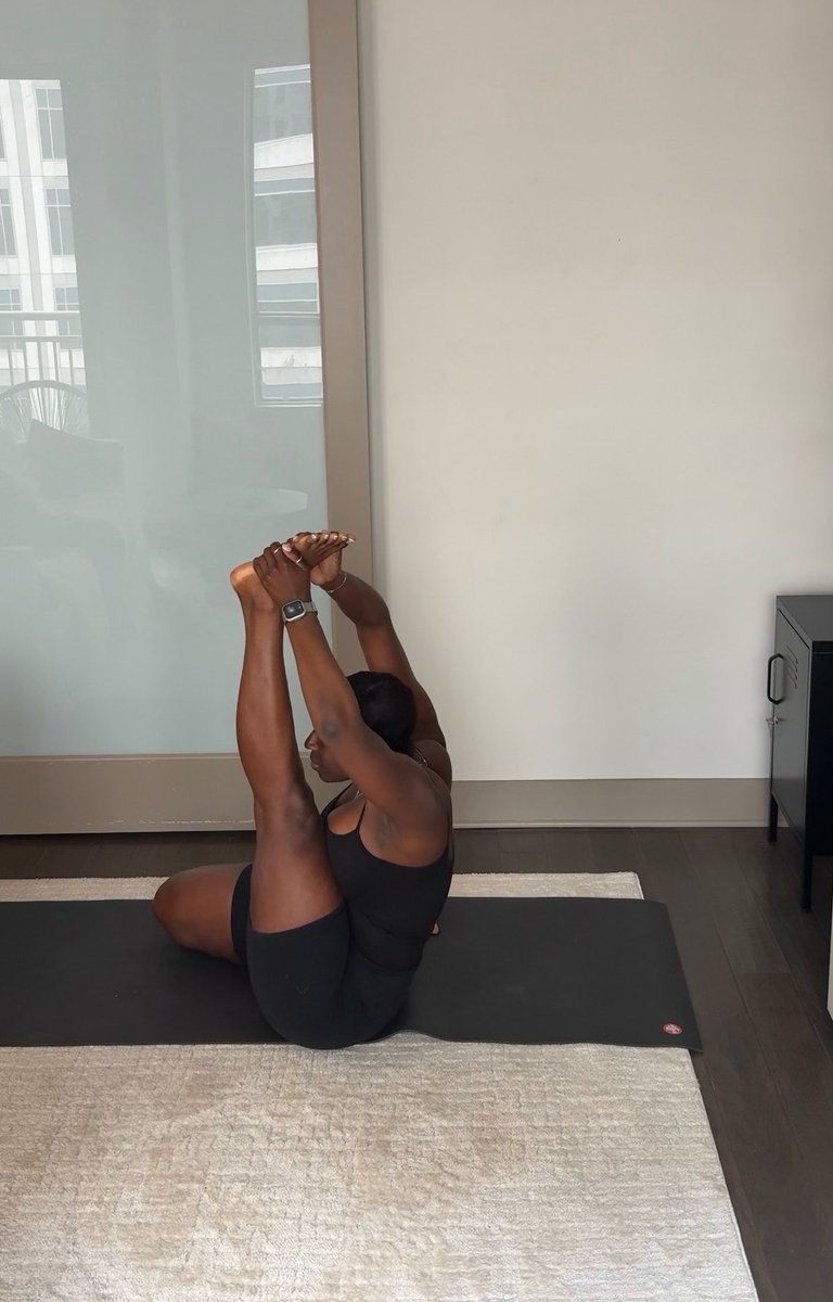 sybma_'s tweet photo. Your reminder to stretch. https://t.co/vKb2sWxfWl