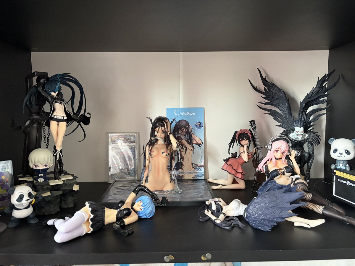 elkittyuhh's tweet photo. my figure collection <3 https://t.co/UEBjyVaBRf