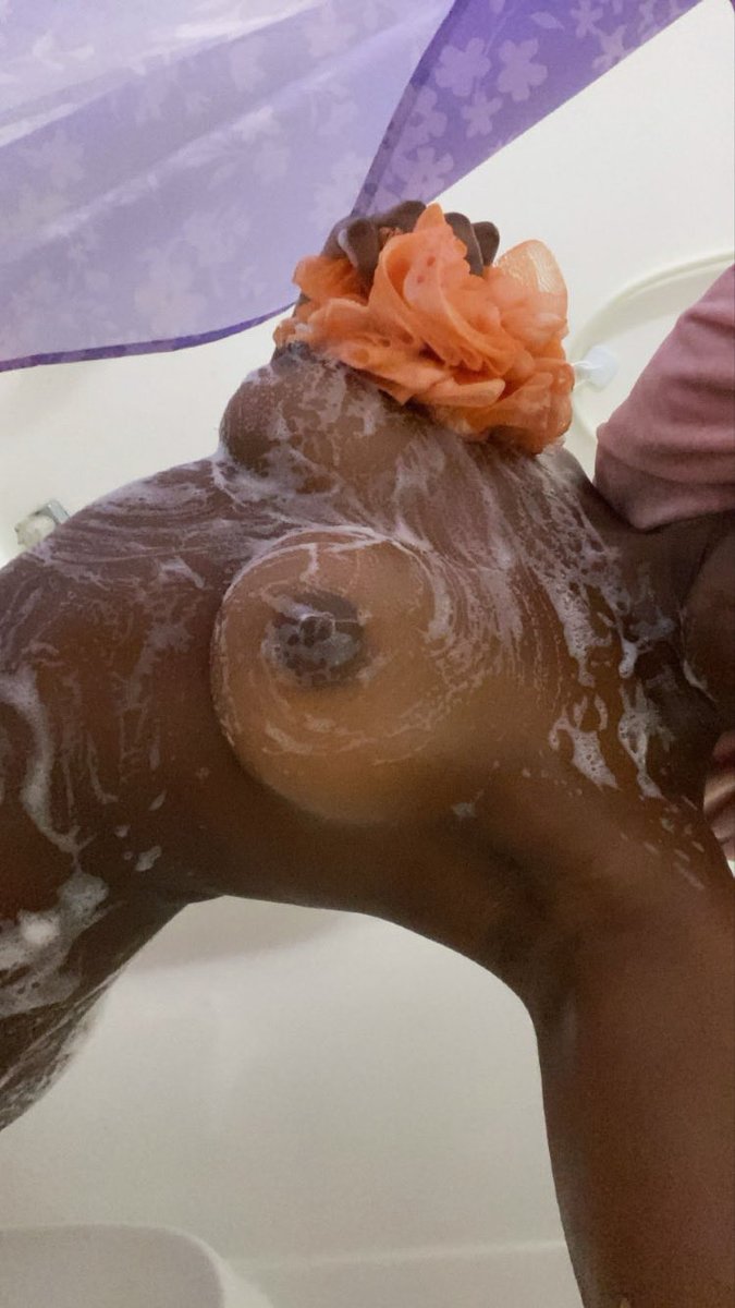 glockbreak's tweet photo. freaky pyt showing off her petite body👅💦#freaky #ebonyteen #pytt #horny #chudai https://t.co/1inVYcakDF