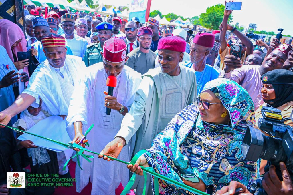 IbraheemFada's tweet photo. Today, His Excellency, Alhaji @Kyusufabba , officially launched the distribution of fertilizer to farmers across Kano State under the government’s 50% subsidy initiative. https://t.co/L5P8ajavvQ