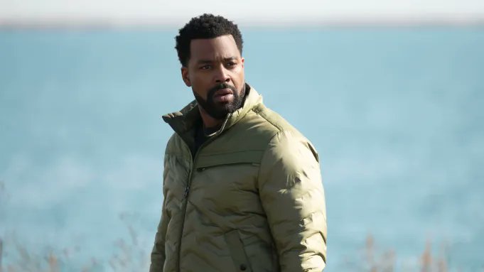 DEADLINE's tweet photo. EXCLUSIVE: After 13 seasons, original cast member LaRoyce Hawkins is leaving Chicago P.D. as a series regular, sources tell Deadline

He will return to wrap up his character Kevin Atwater’s storyline in the first two or three episodes of the upcoming Season 14, we hear

Chicago P.D. is currently casting a new series regular, a Black cop who is an agent of chaos

Read More: https://t.co/Kz7ngOHPSL