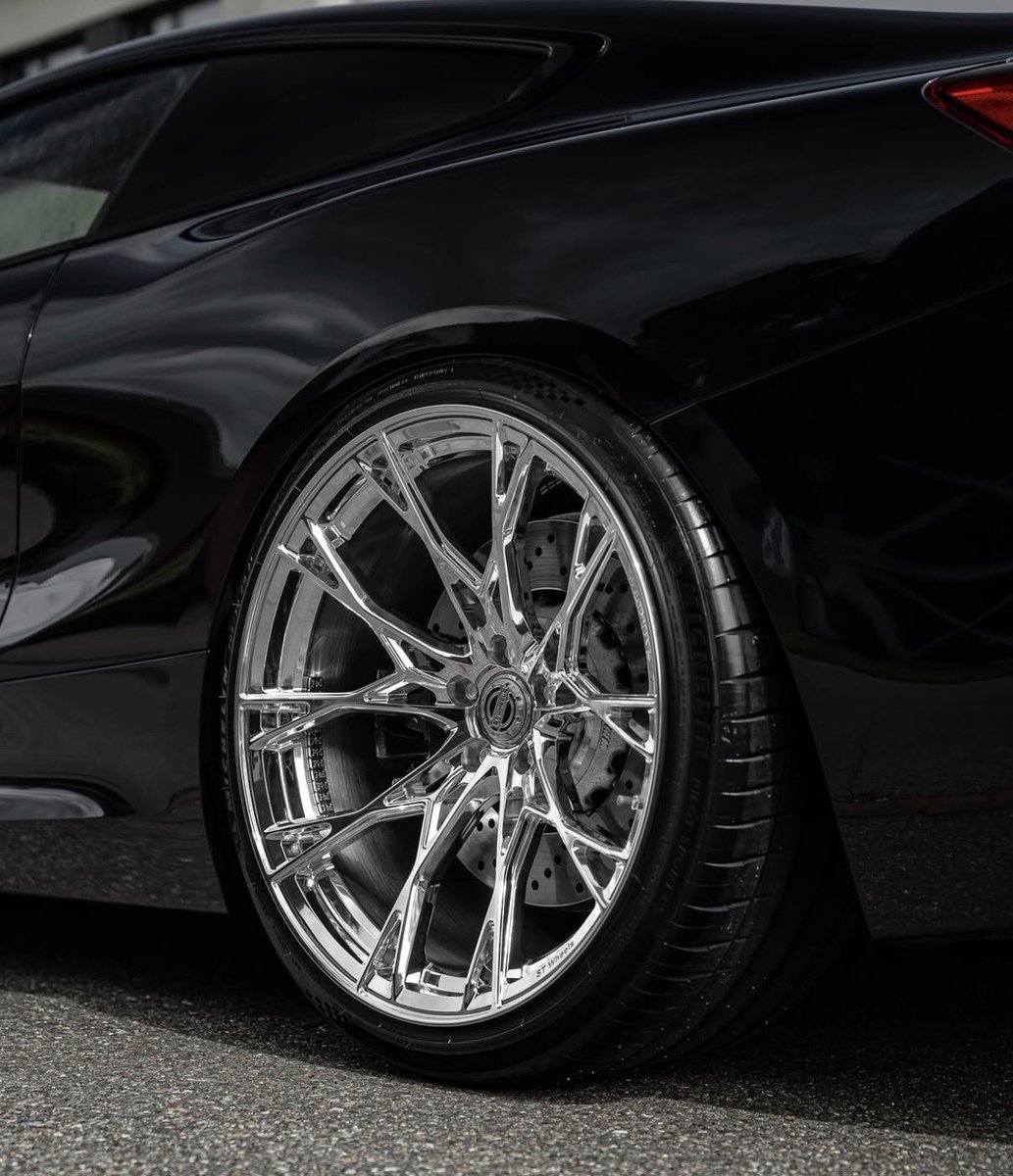 carpxrnpicx's tweet photo. BMW M8 Competition https://t.co/rRsJ7pCoS0