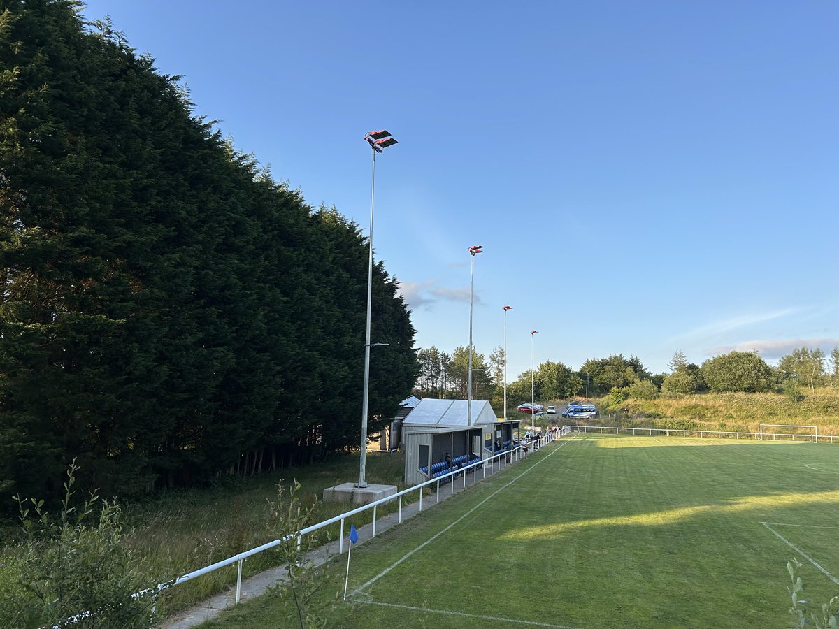 AdamInTheStands's tweet photo. Ground Revisit (2nd) 🏟️ 

📍 John Weaver Welfare Ground
🏆 Club Friendly
👊🏼 Seven Sisters Onllwyn v Cwm Wanderers 

A tidy set up, a welcoming clubhouse and a well kept pitch. Another proper Welsh ground worth a visit🏟️ 

#futbology #ArdalSouthern #7SO  #NonLeague #Groundhopping https://t.co/vTLaD3kxZx