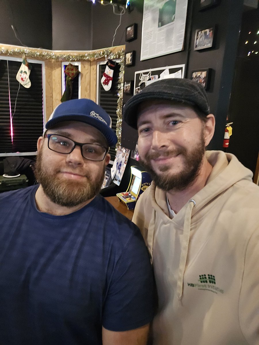 Coopaaloop's tweet photo. To all my collector friends, please give a follow to @BrantSportsExpo launching this Oct. Charles has been a huge supporter of our charity work for the past few years helping raise thousands. If you have a sports related business think about grabbing a vendor table too! 👊💙🙏 https://t.co/1kwmR8p5a3