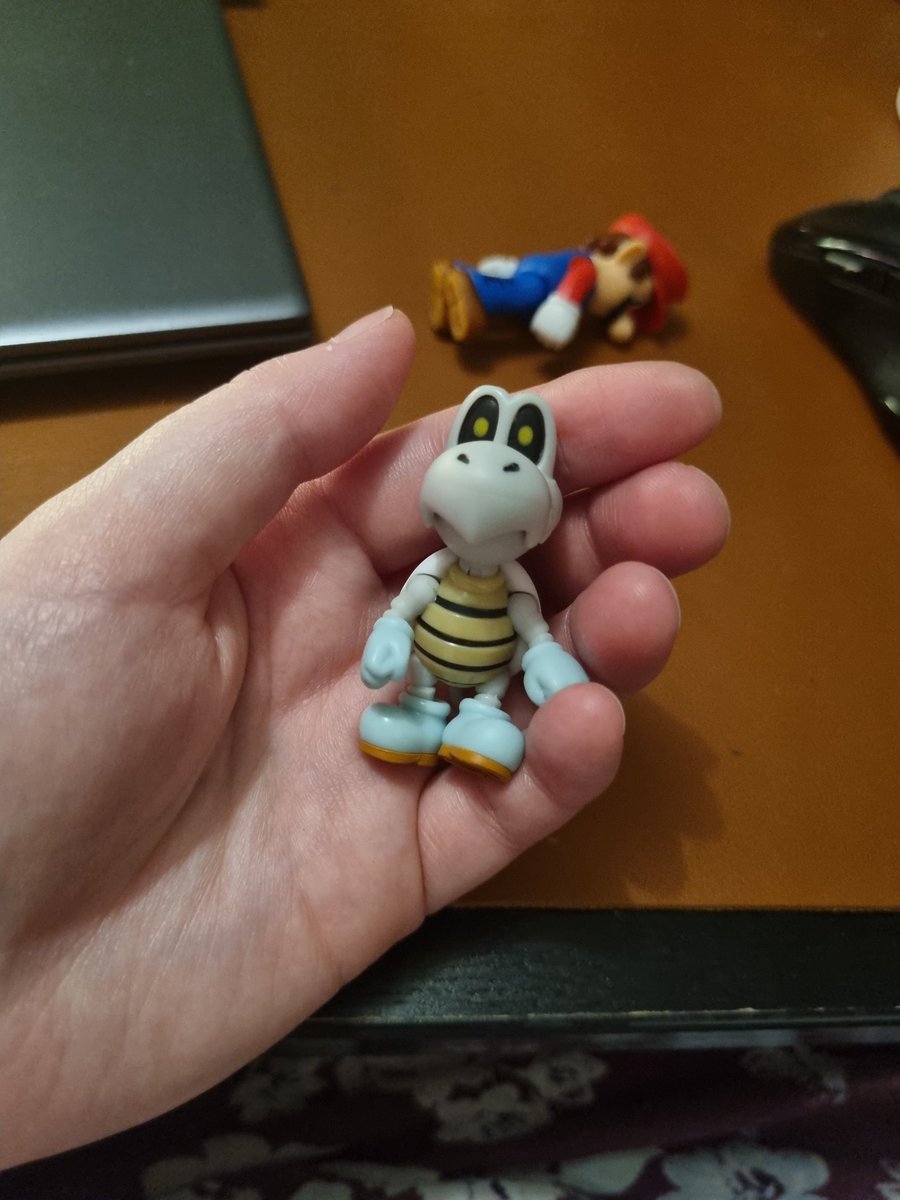 shivering__gold's tweet photo. !!!!!! Finally have a little Mario figurine :D #autisticjoy
Also got a Dry Bones which will be fun desk decoration when it's finally Halloween 🎃 https://t.co/QVyGTmpRX7