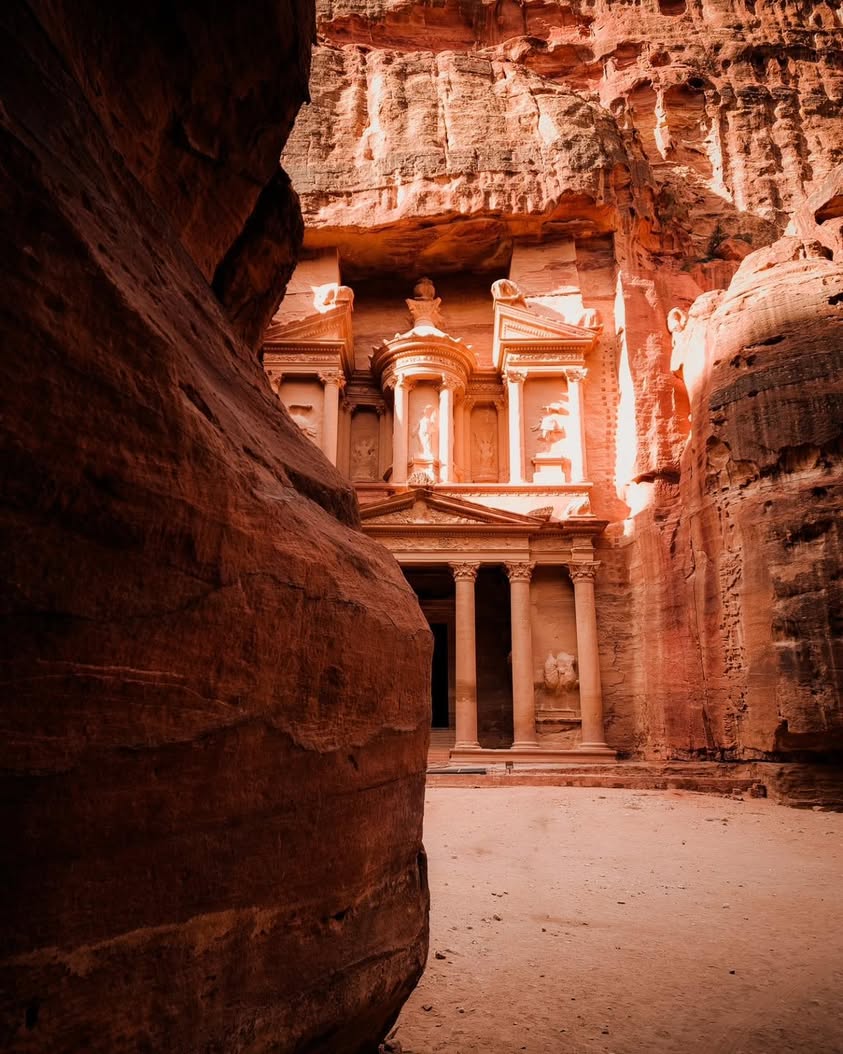 BUEJordan's tweet photo. Petra❤️🇯🇴 #VisitJordan #GoJordan #Jordan https://t.co/3WNIV0xdmX