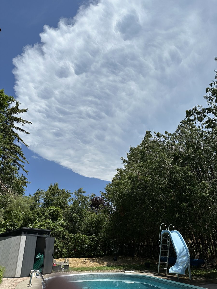 guidgern's tweet photo. Just a little overhang from CB’s to the south. https://t.co/01dkNIx2cM