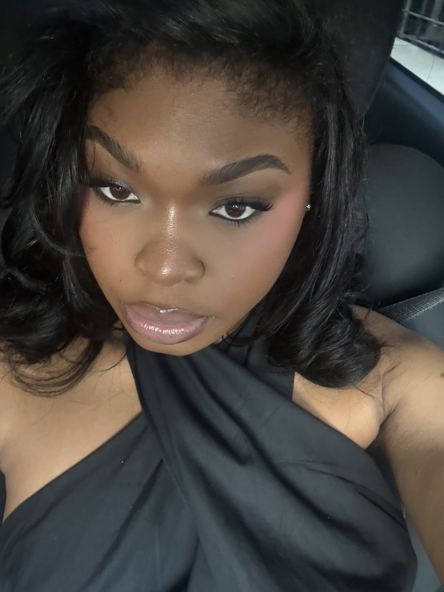 aasokiyahtemp's tweet photo. I love black https://t.co/X4PxPUBfaf