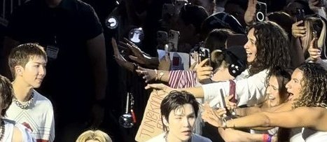 knjpagee's tweet photo. I AM CRYING EVERYONE WANTS HIM😭😭😭 https://t.co/A5cac2ttpQ