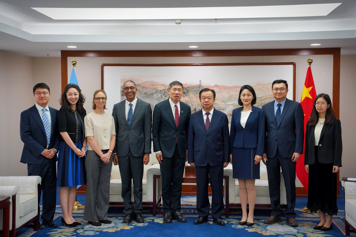 HaoliangXu's tweet photo. Good meeting with H.E. Zhao Fengtao of @cidcaofficial on how to deepen #SouthSouthCooperation for the #SDGs and climate action. We discussed practical pathways to scale impact through early warning systems, renewable energy and innovative finance. https://t.co/DIZm78v3Wq