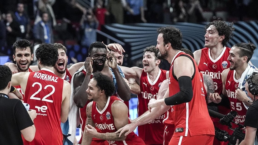 muratsamilsen's tweet photo. 12 Dev Adam tam yol ileri ...tebrikler 👏👏🇹🇷🇹🇷🇹🇷♥️♥️♥️ https://t.co/nOzE3l3BAt